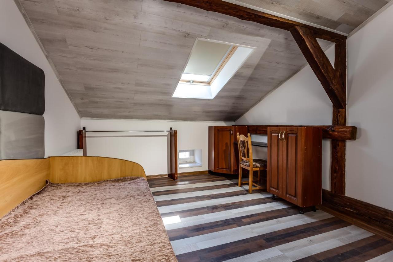 Four Bedrooms Apartment In The Heart Of Lviv Bagian luar foto