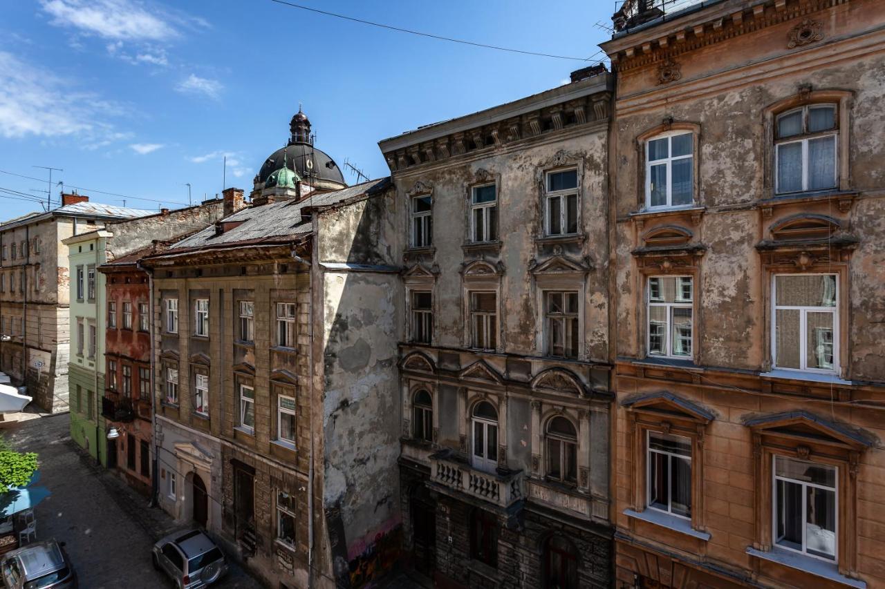 Four Bedrooms Apartment In The Heart Of Lviv Bagian luar foto