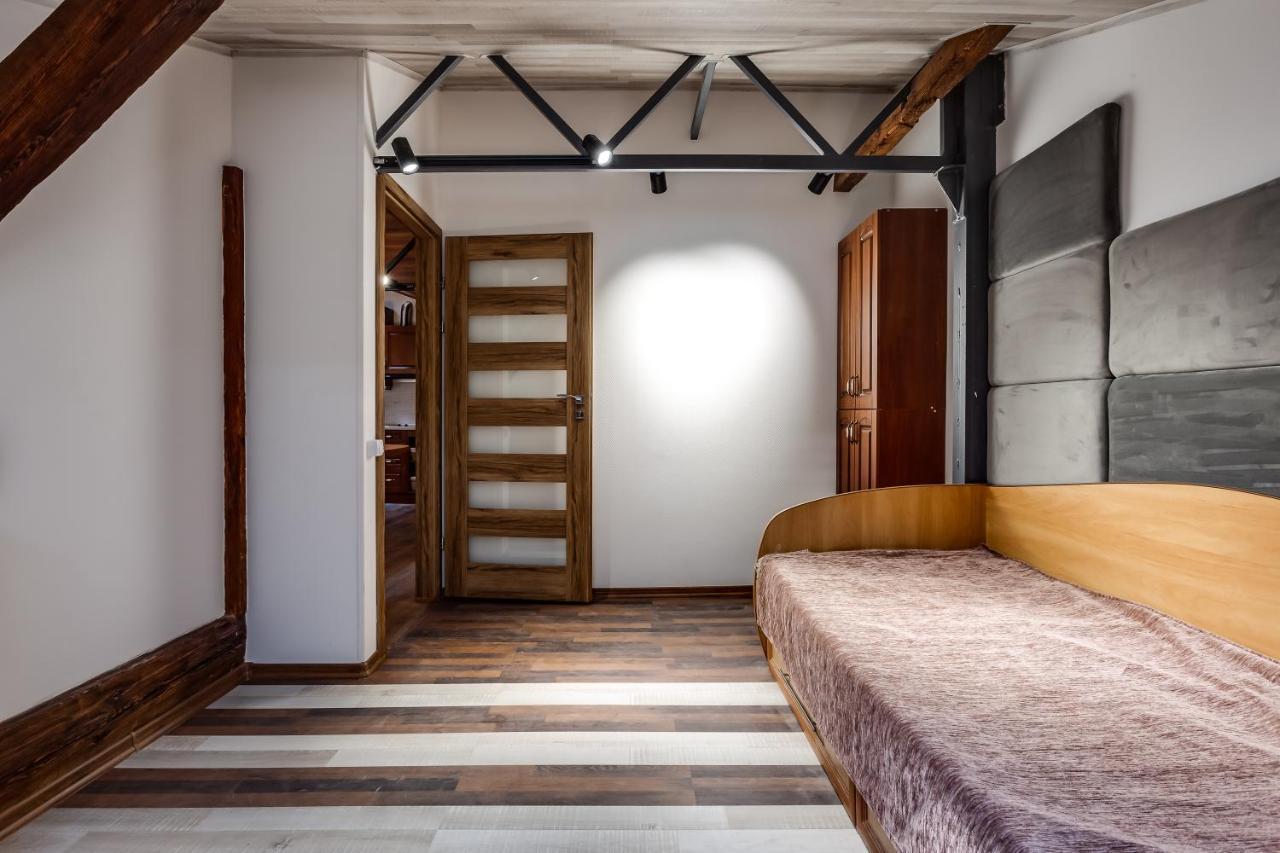 Four Bedrooms Apartment In The Heart Of Lviv Bagian luar foto