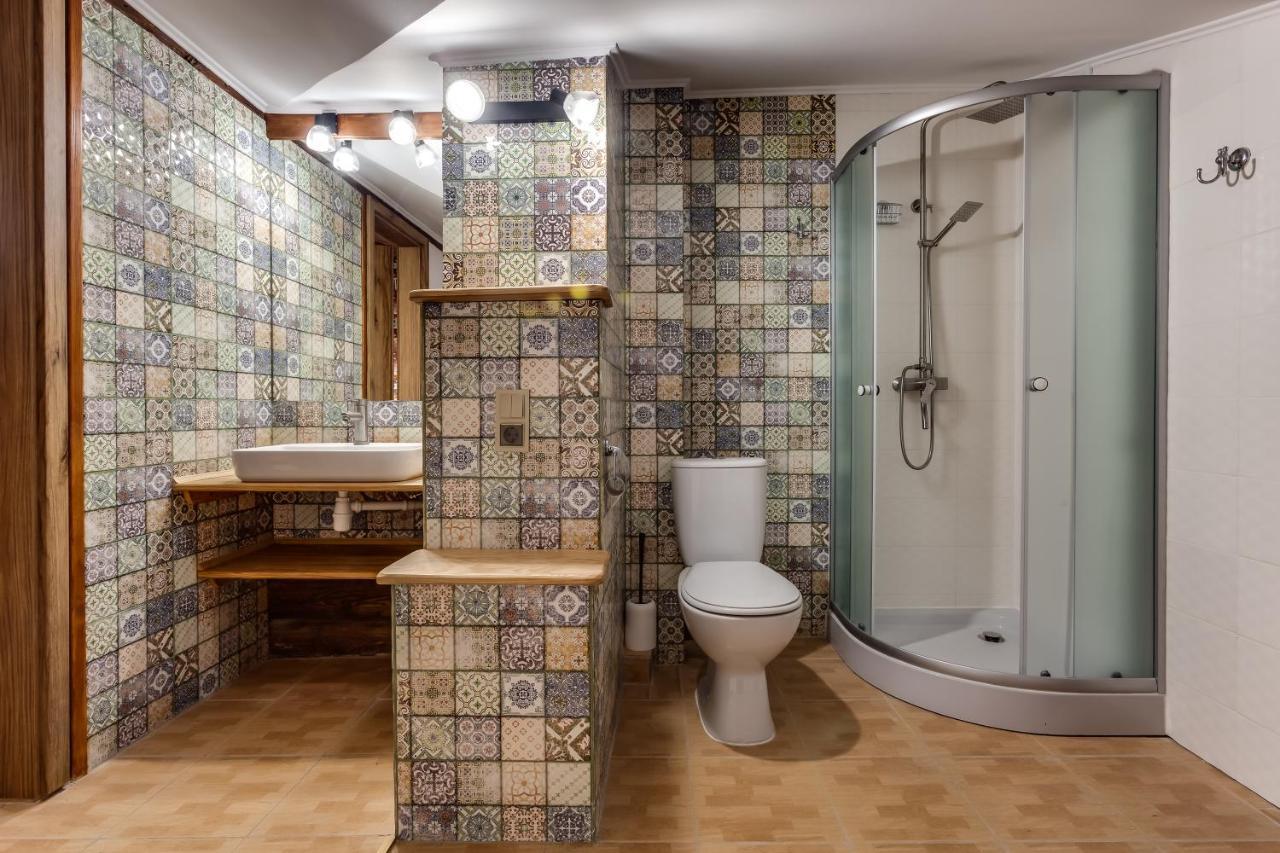 Four Bedrooms Apartment In The Heart Of Lviv Bagian luar foto