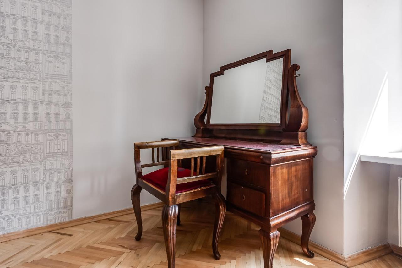 Four Bedrooms Apartment In The Heart Of Lviv Bagian luar foto
